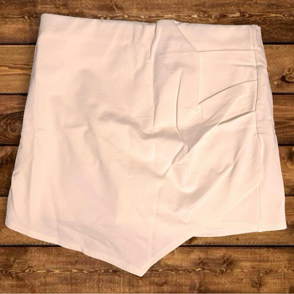 Windsor Elegant White Skort